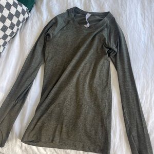 Lululemon Swiftly Tech long sleeve size 4
